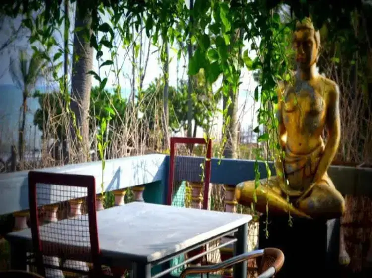 Калапет: Beach Bubbles - Auroville Beach Resort