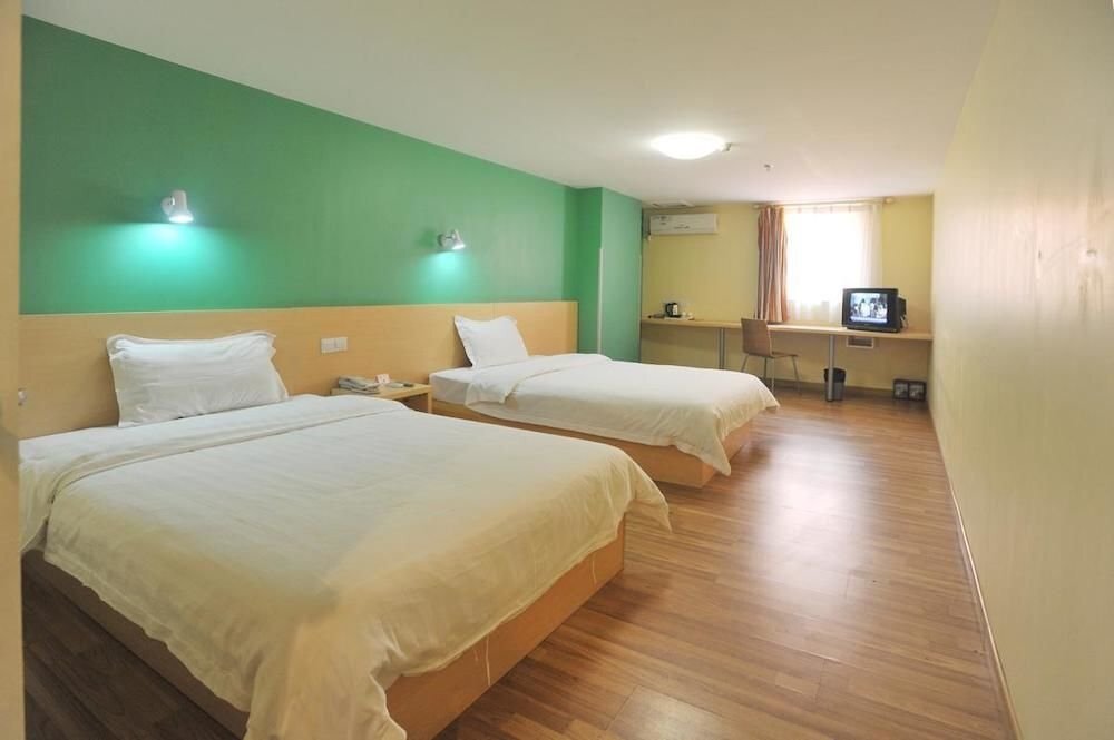 Шэньчжэнь: Super 8 Hotel - Shiyan Theater Sehnzhen