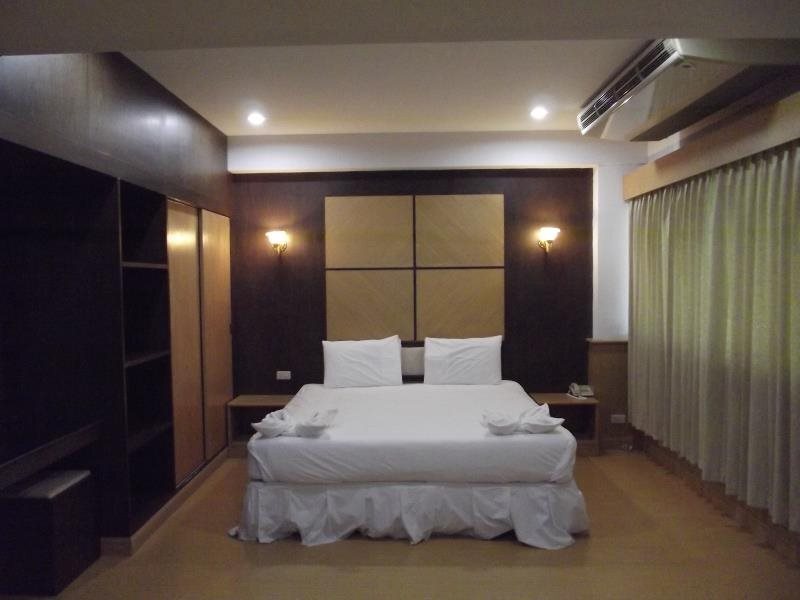 Маха Сарахам: Suanwaruan Hotel