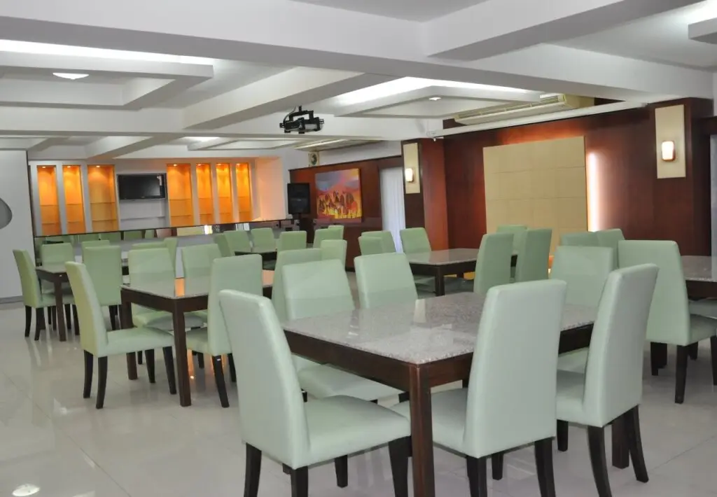 Маха Сарахам: Suanwaruan Hotel