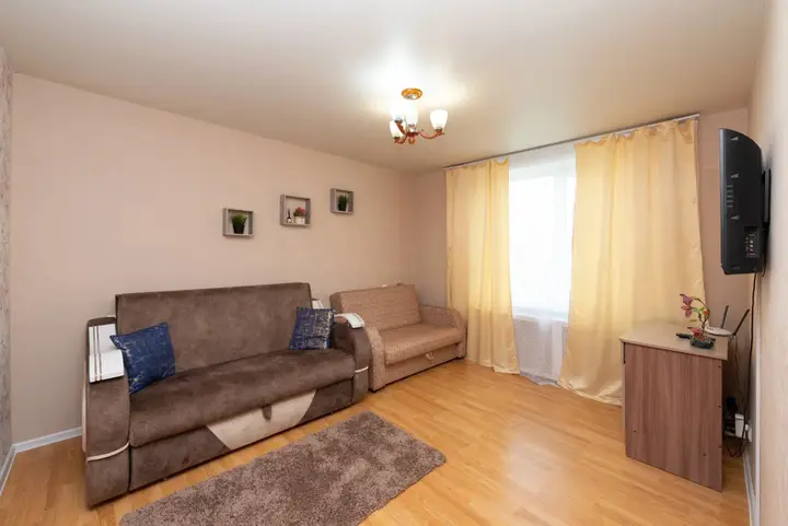 Тюмень: Na Ulitse Respubliki 131 Apartments