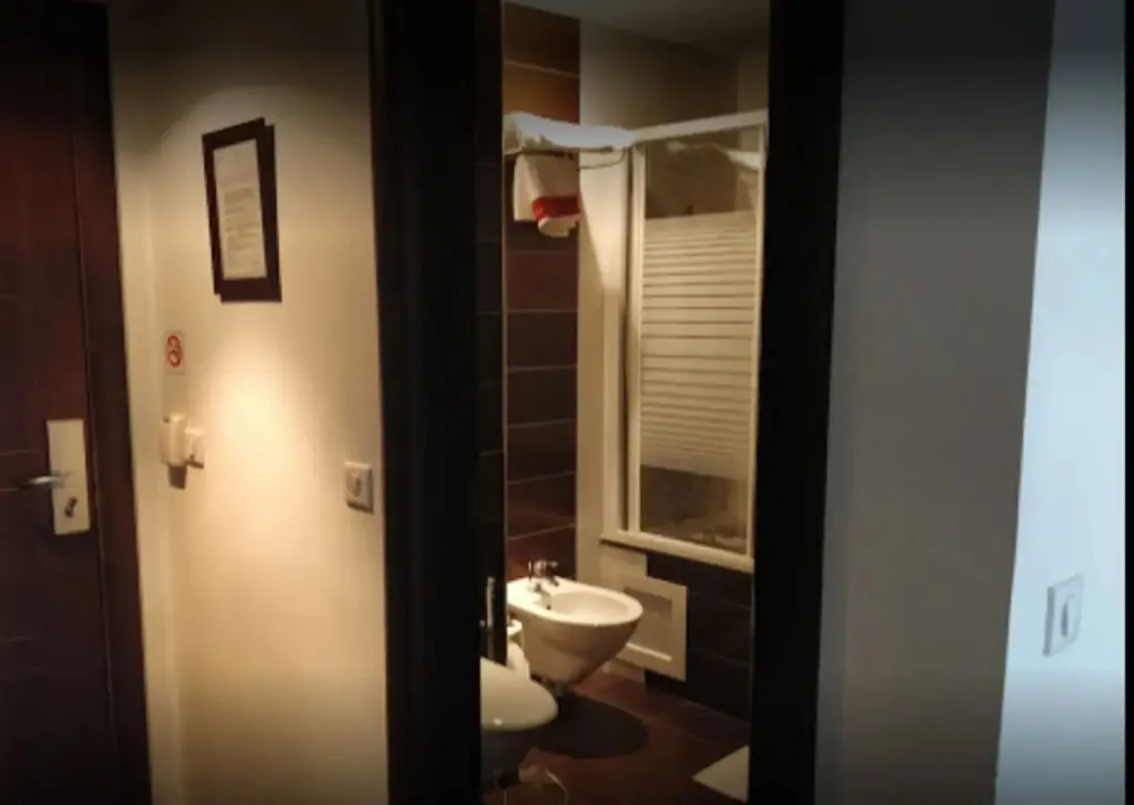 Блида: Clean Hotel