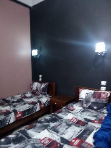 Хаммам Боу Хаджар: Hotel Les Fréres Benouis