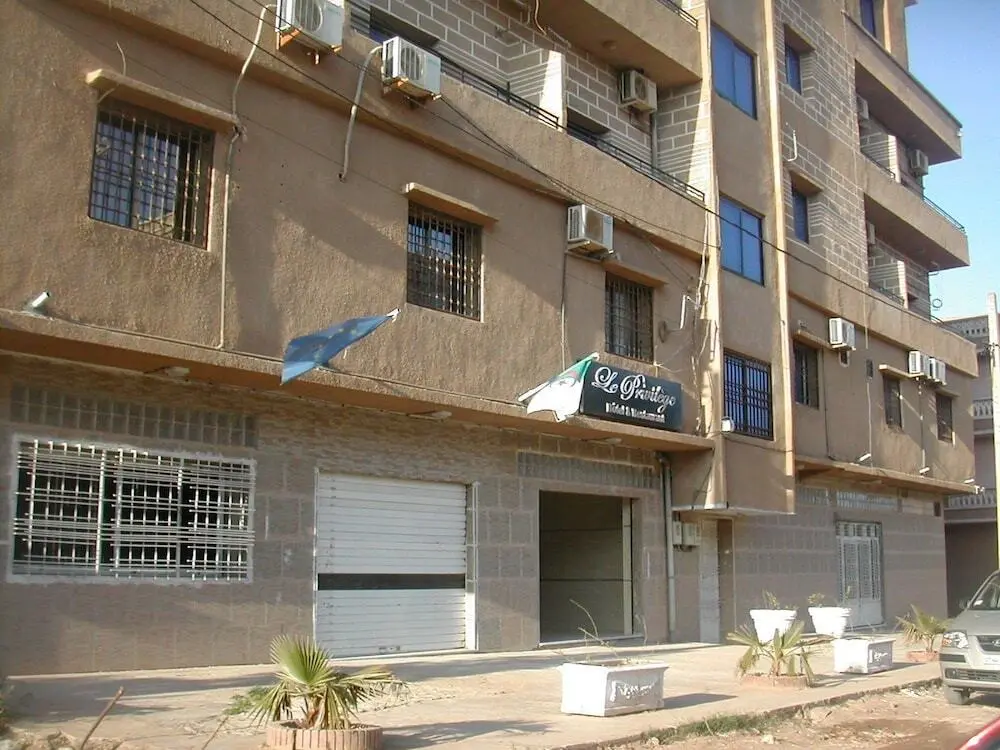Оран: Le Privilege Hotel