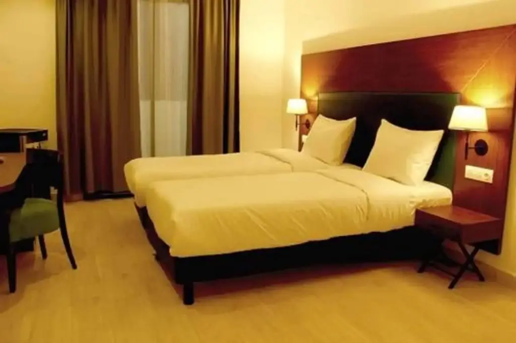 Оран: Sofi Hotel