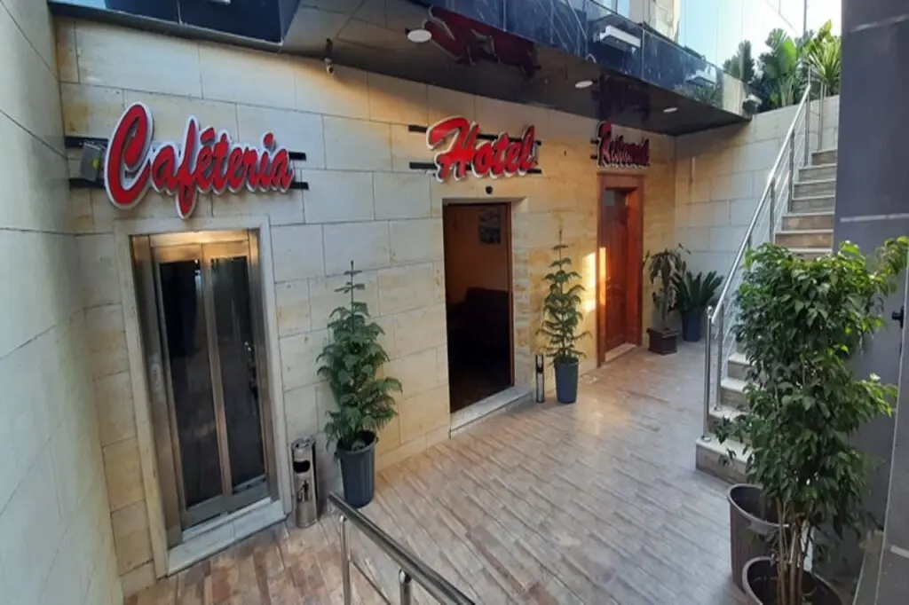 Оран: LB Suites Hotel