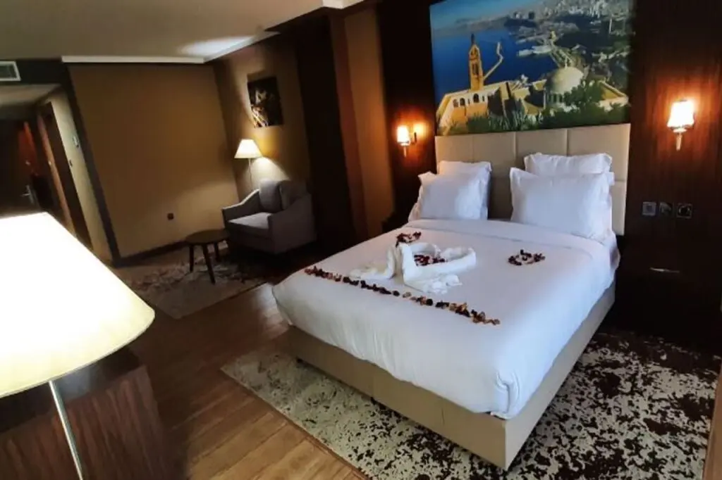 Оран: LB Suites Hotel
