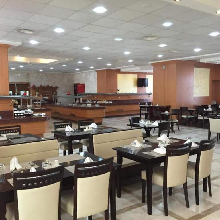 Эль-Хруб: Hocine Hotel Restaurant and Spa