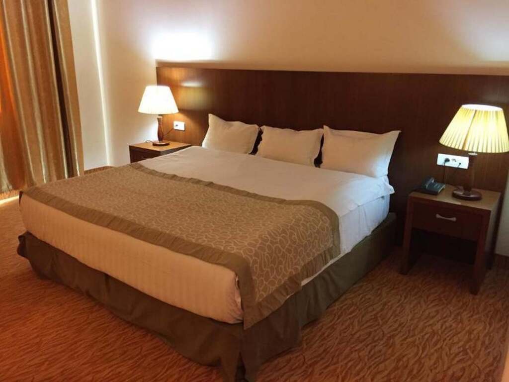 Эль-Хруб: Hocine Hotel Restaurant and Spa