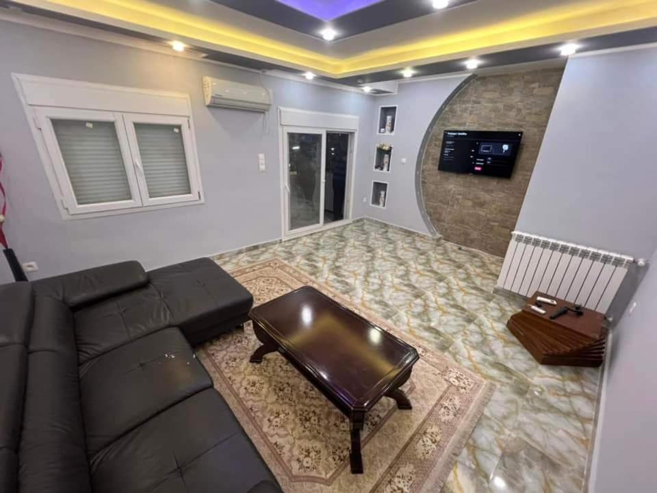 Бир-эль-Джир: Akid Lotfi En Face Hôtel Méridienne Oran
