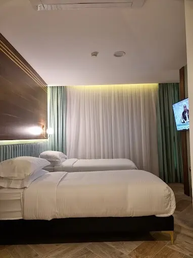 Бир-эль-Джир: Akid Lotfi En Face Hôtel Méridienne Oran