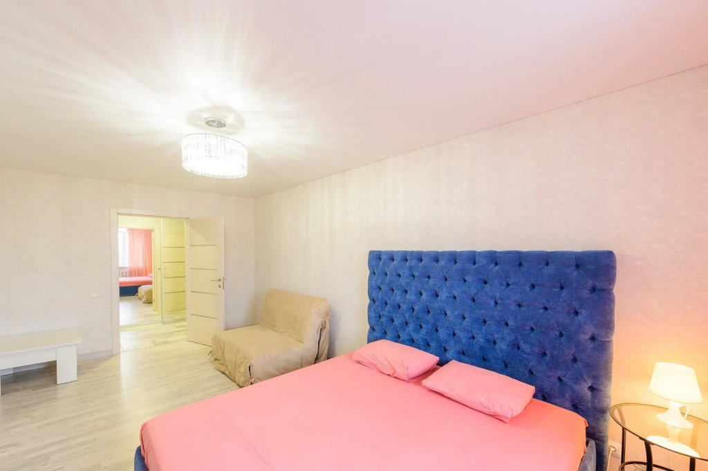 Владимир: Апартаменты Home Away From Home