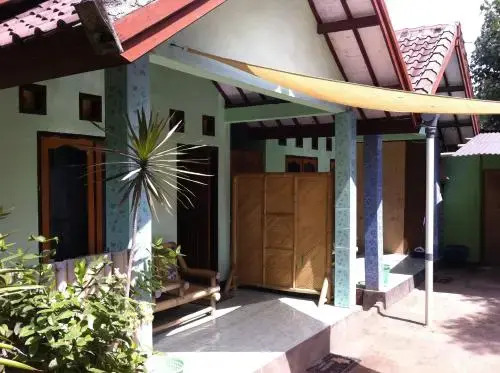 Гили Траванган: Why Not Bungalows