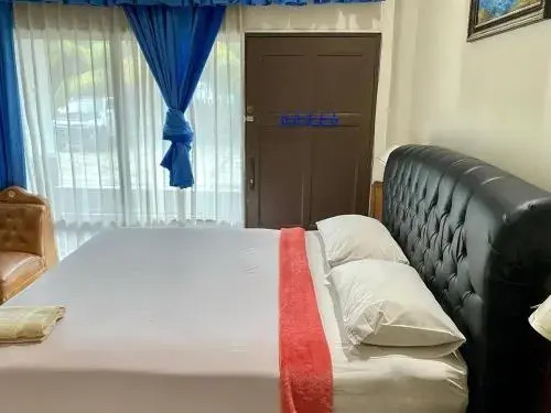 Баубау: Hotel Mira