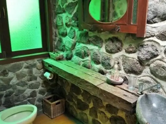 Травас: De'desa Villa