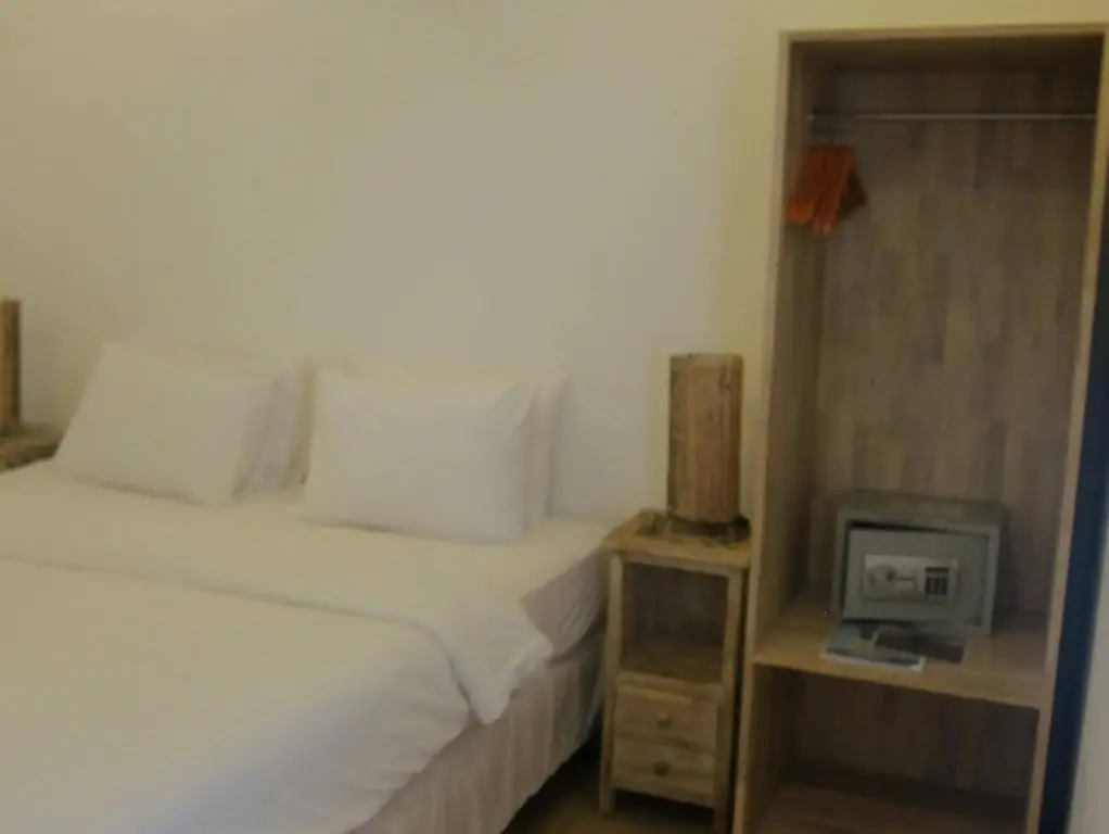 Гили Аир: Scallywags Mango Motel