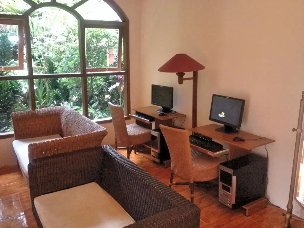 Бандунг: Garden Hostel Dago by RedDoorz