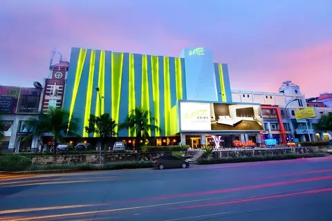 Whiz Prime Hotel Kelapa Gading — фото 1