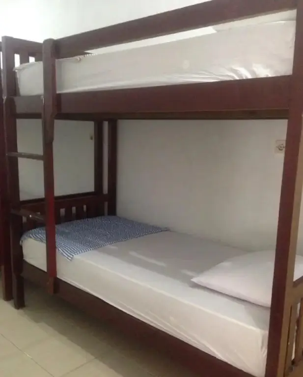 Гили Траванган: Good For Ya Knee Hostel & Bungalows