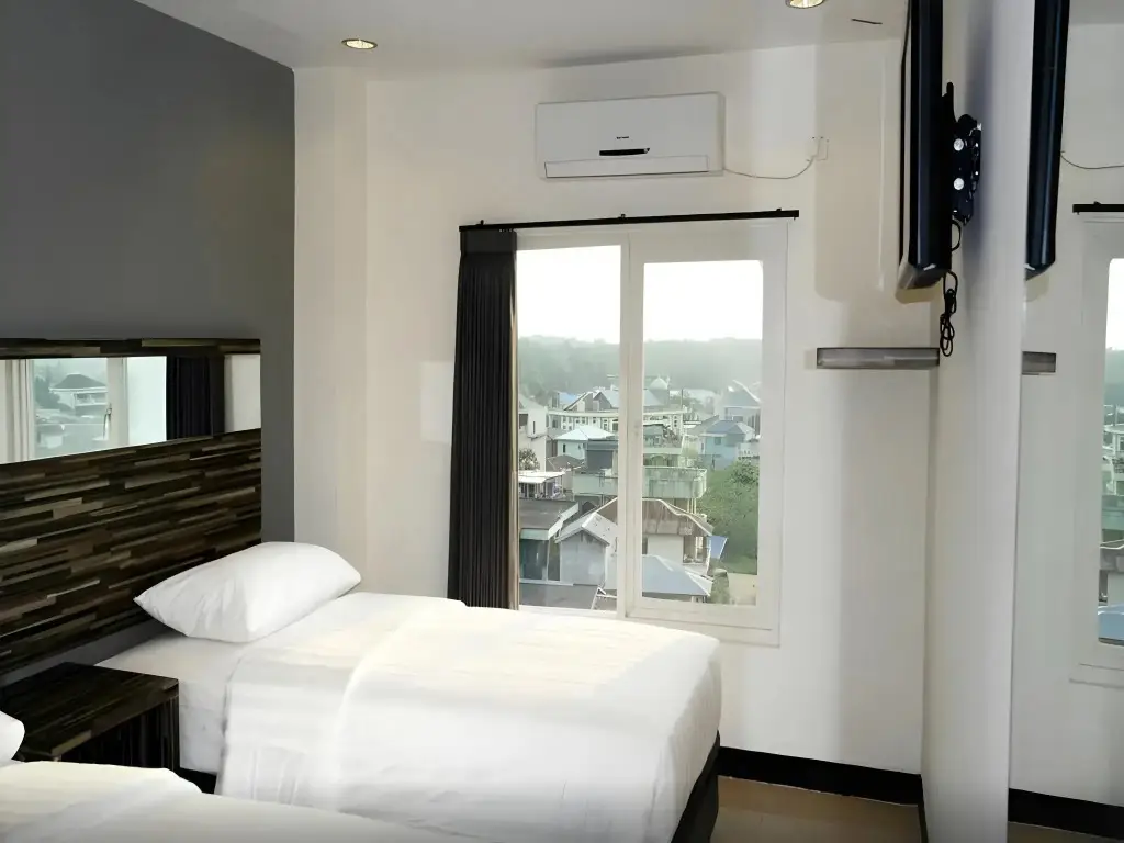 Таракан: Galaxy Hotel