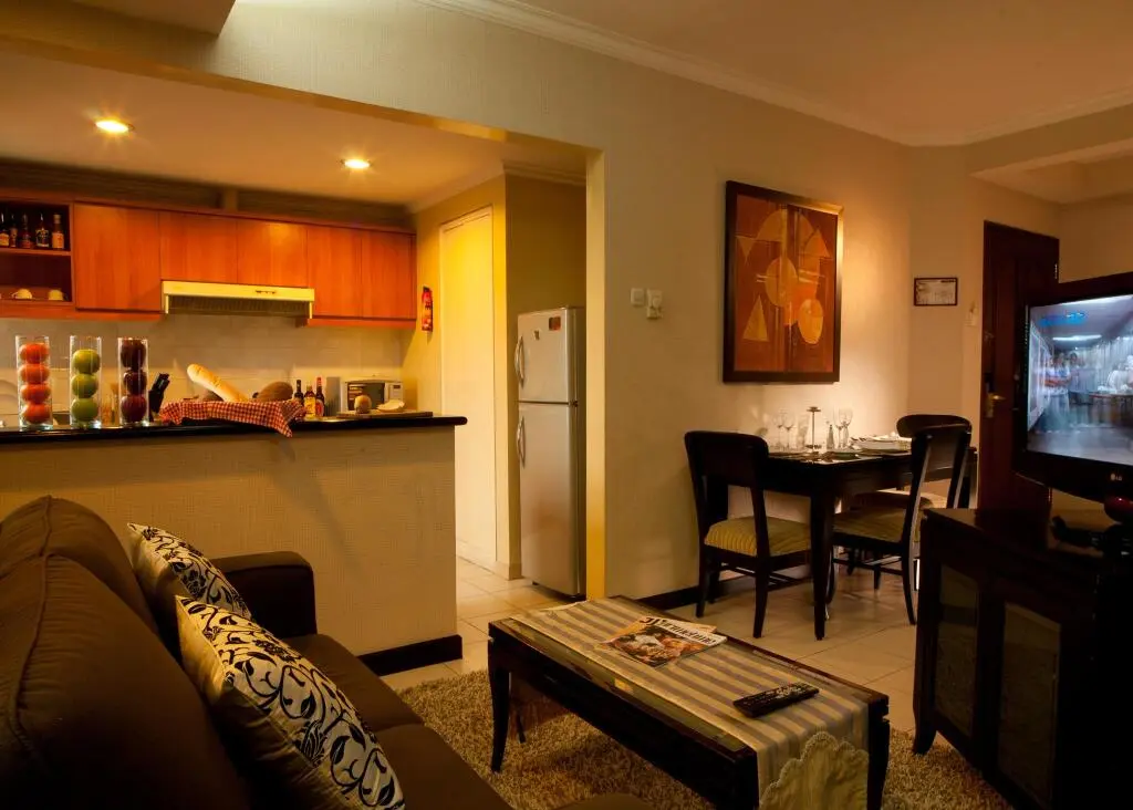 Джакарта: Grand Tropic Suites Hotel
