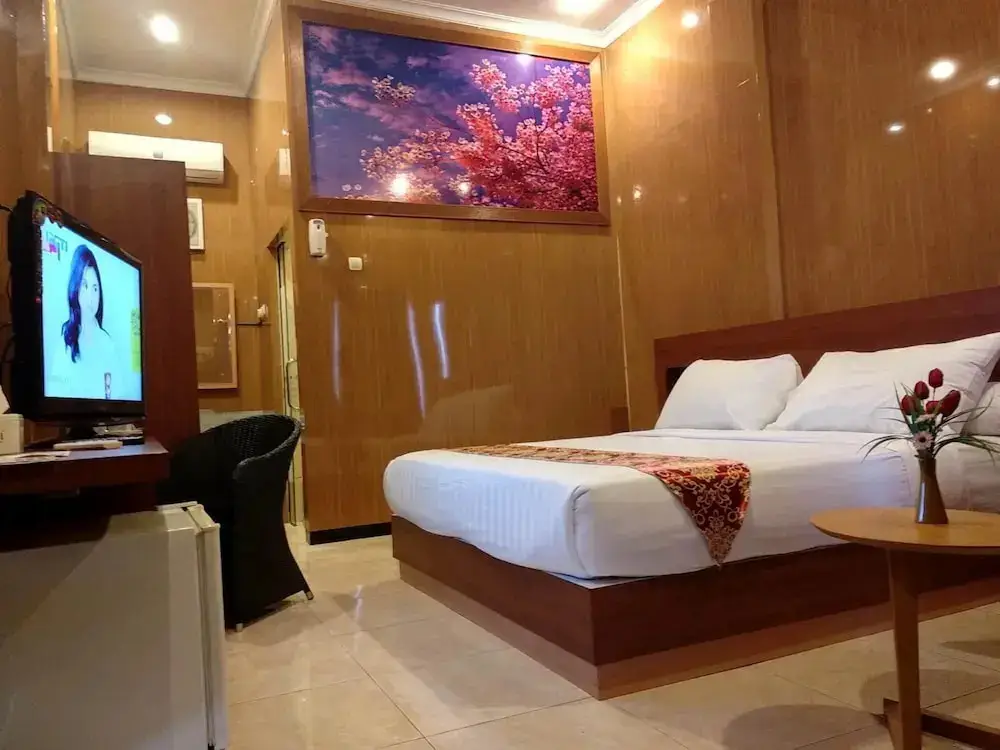 Пати: Hotel New Merdeka Pati