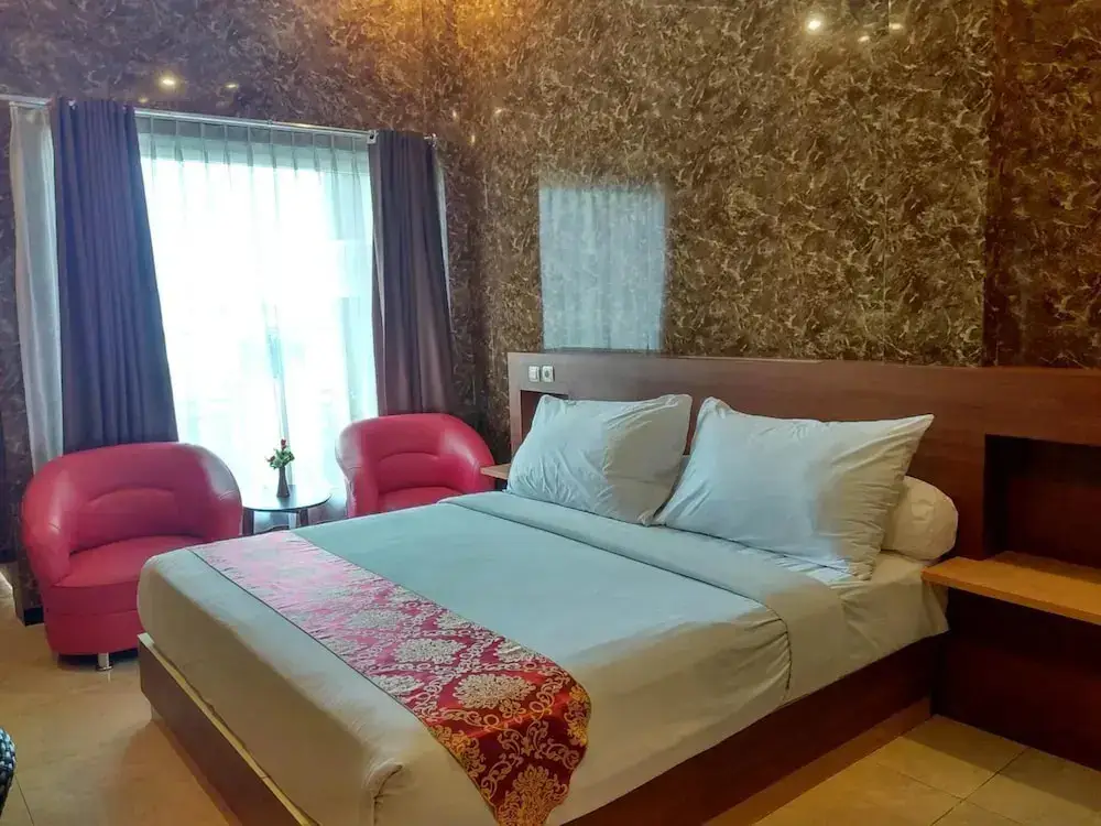 Пати: Hotel New Merdeka Pati