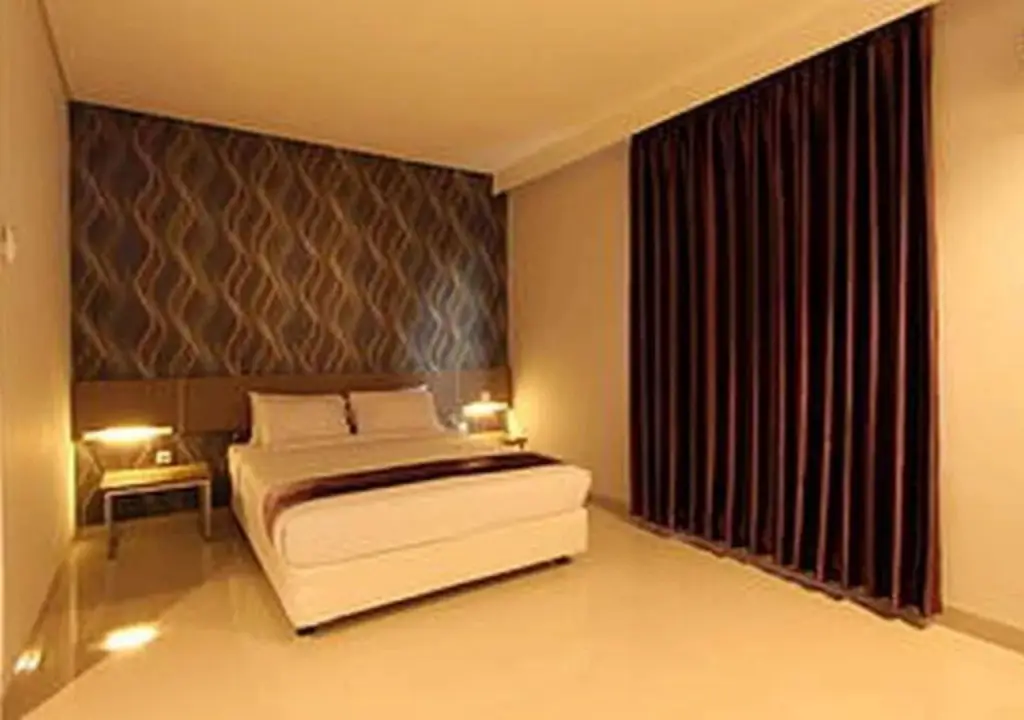 Чиребон: Smile Hotel by RedDoorz
