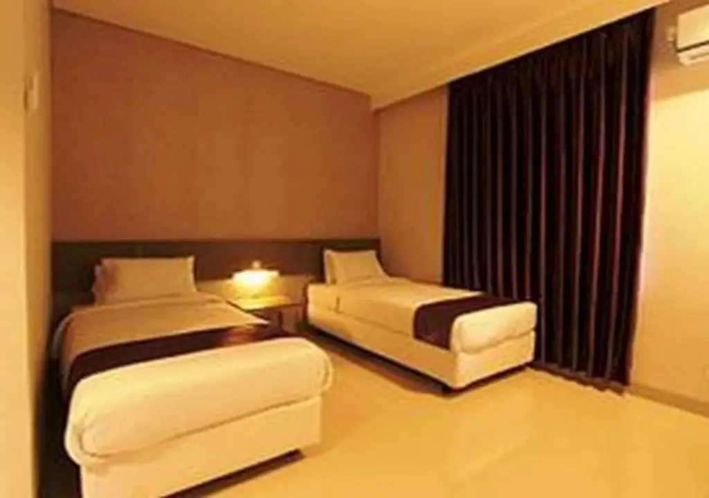 Чиребон: Smile Hotel by RedDoorz