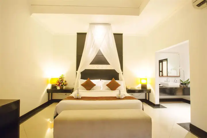 Кута: La Villais Kamojang Hotel Seminyak