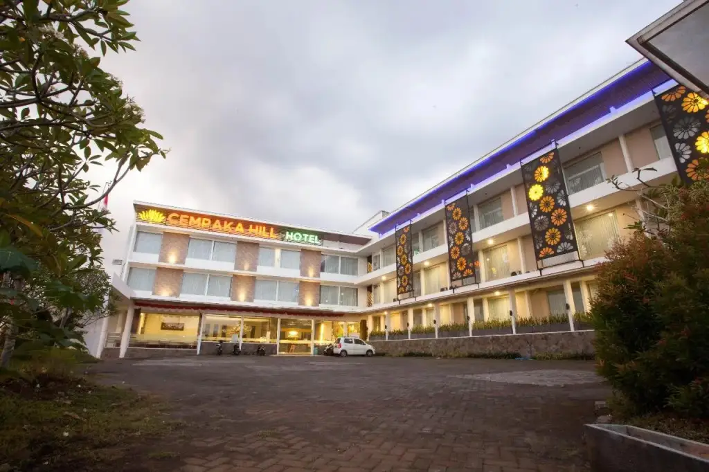 Townhouse Oak Series Style Hotel Cempaka Hill — фото 1