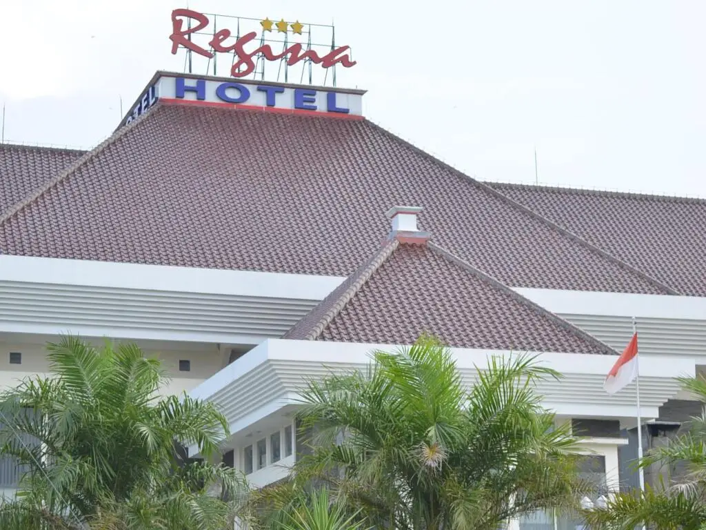 Regina Hotel Pemalang — фото 1