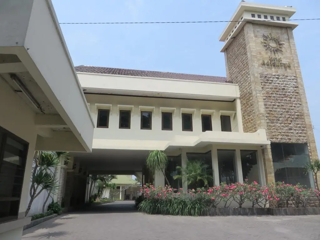 Adisurya Hotel — фото 1