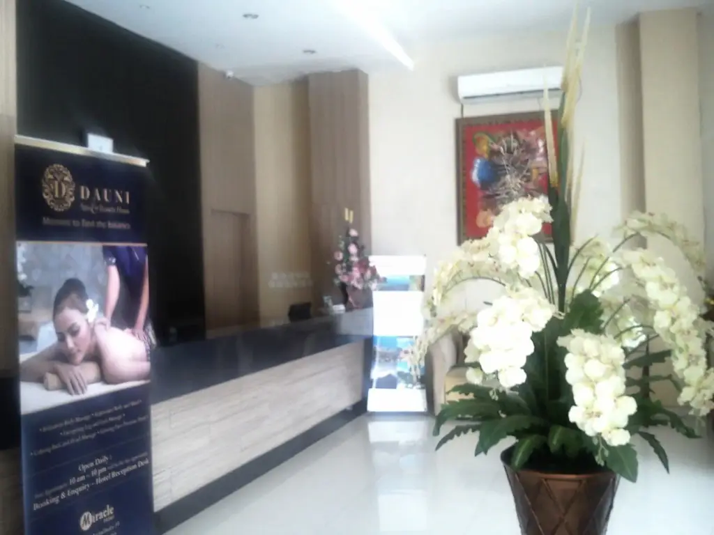 Манадо: Miracle Hotel Manado