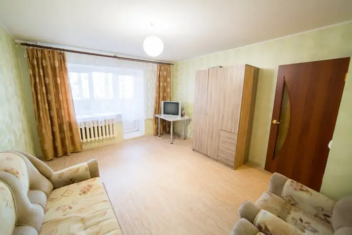 Уфа: Апартаменты Комсомольская 106 Колосс