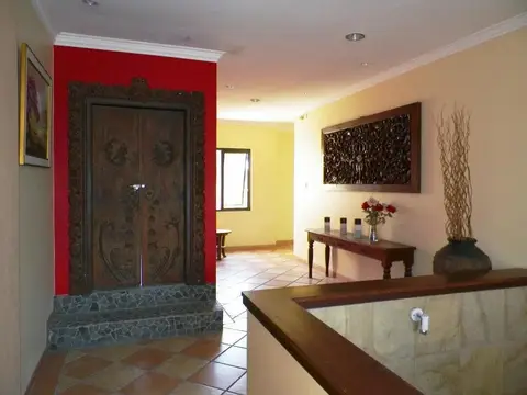 Candi View Hotel — фото 1