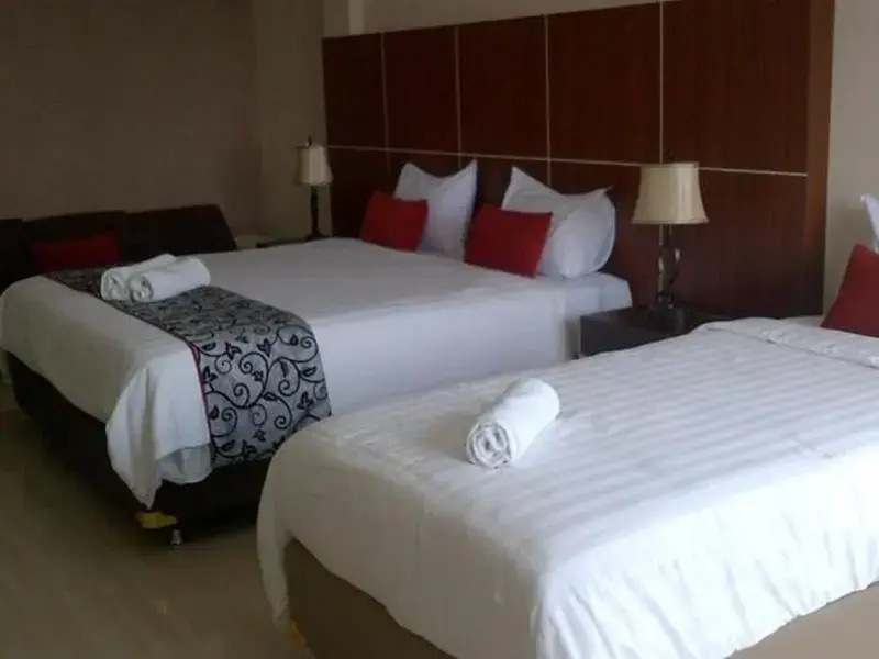 Читарингул: Santa Monica Hotel and Convention