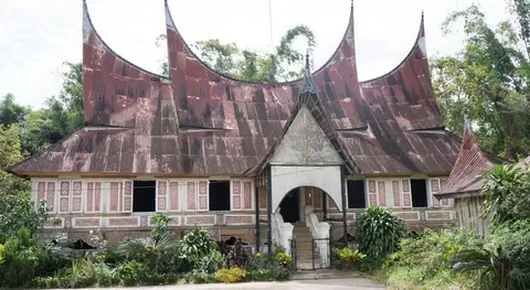 Minang Traditional House — фото 1