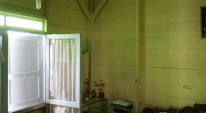 Букиттинги: Homestay Madani 007 - Nita