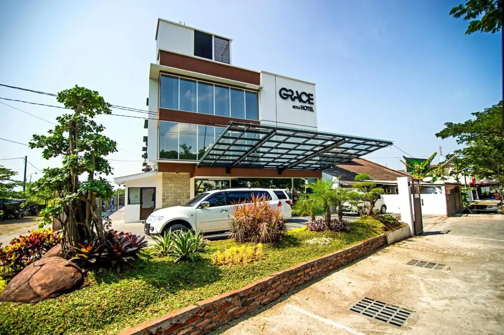 Grace Setia Hotel — фото 1