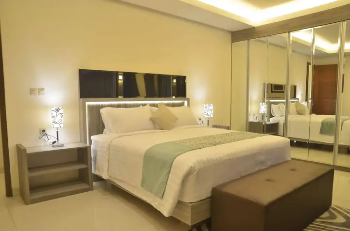 Бандунг: Breeze Blows City View 5 Br Heated Pool and a Billiard