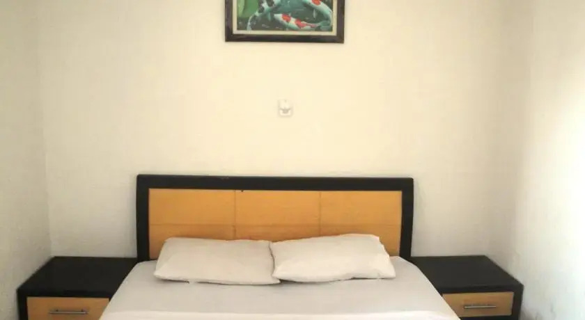 Горонтало: Astro Hotel