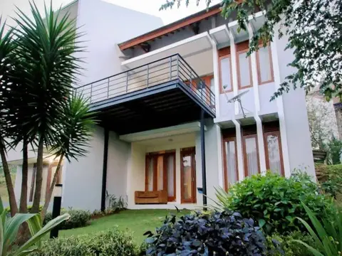 Villa Mawar Syariah, 3 BR, Nice View ke Bukit — фото 1