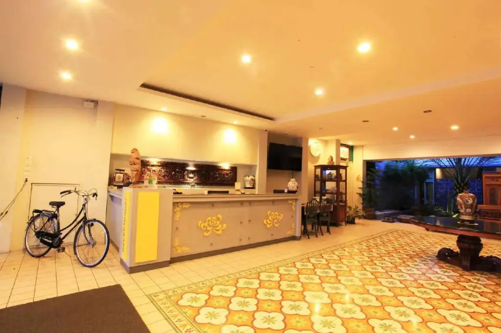 Чиребон: Hotel Koening