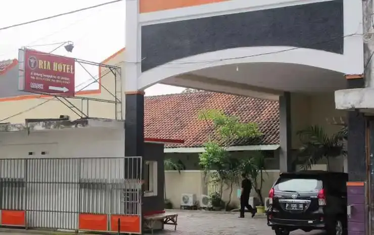 Джембер: Ria Hotel Jember