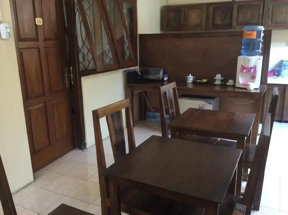 Депок: Larasati Guest House