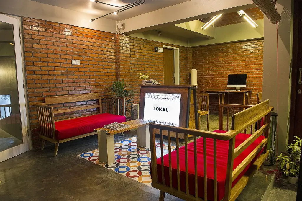 Депок: Lokal Hotel & Restaurant