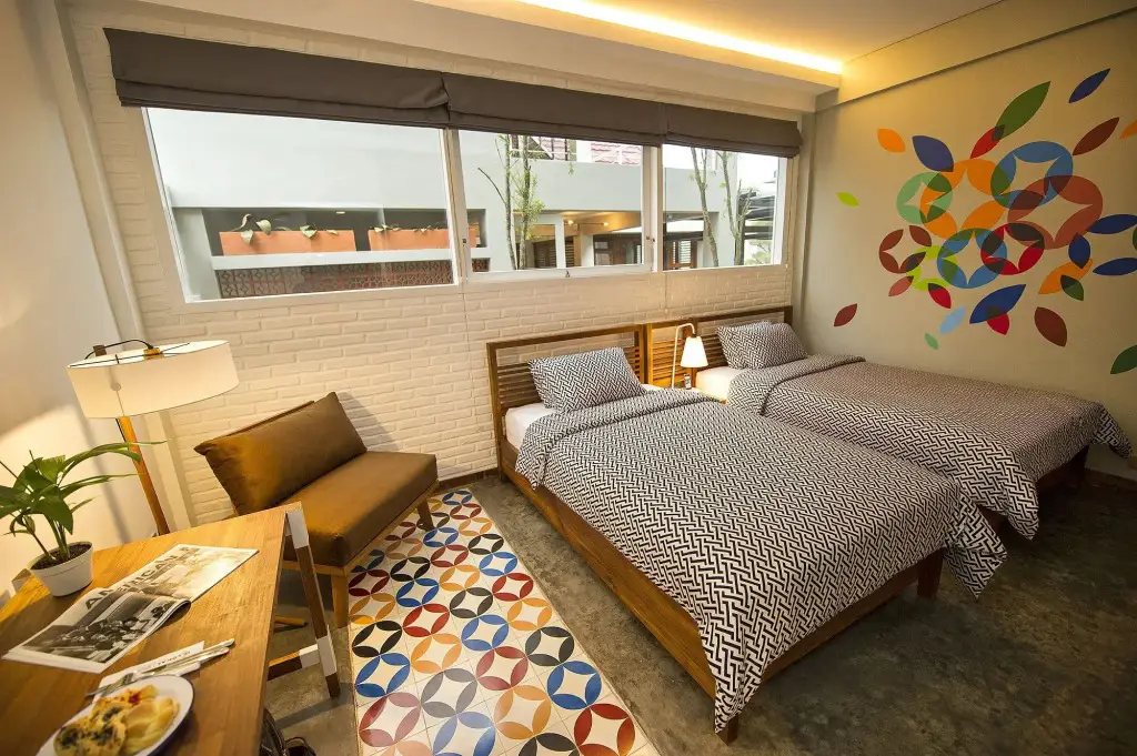 Депок: Lokal Hotel & Restaurant