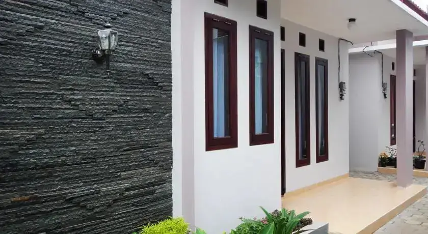 Бату: Gemini Homestay