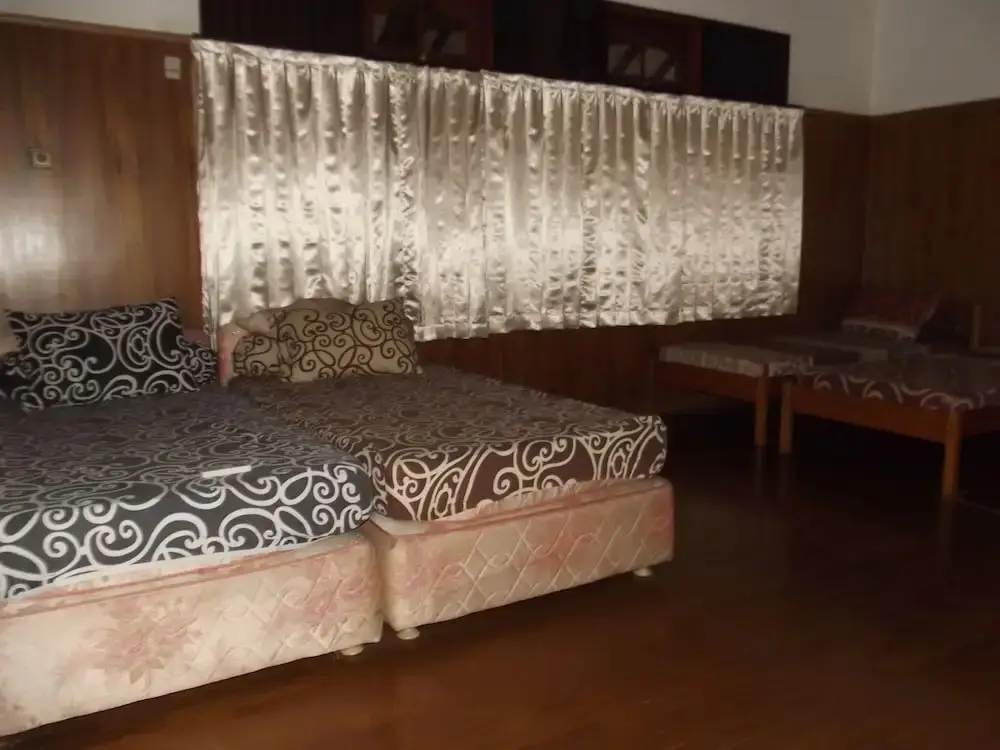 Депок: Rumah Utama